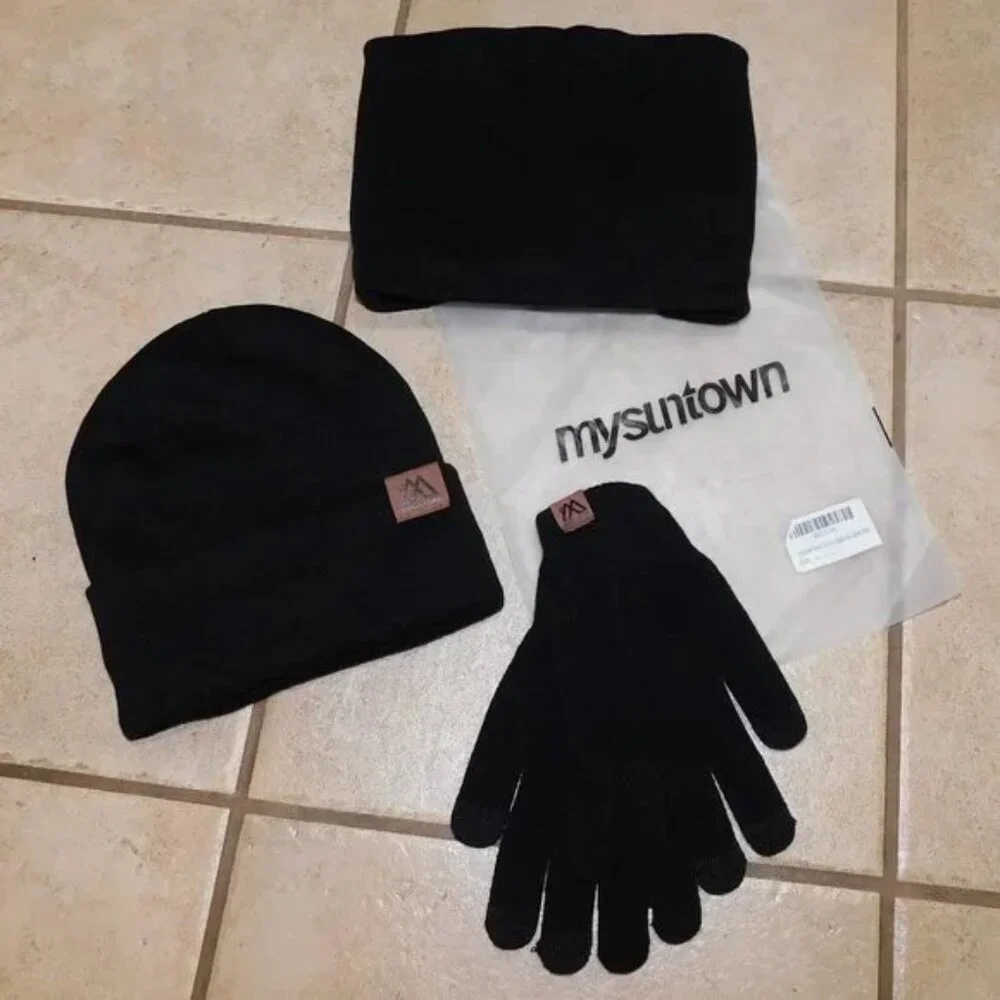 NWT Black MYSUNTOWN Beanie Scarf / Neck Wrap & Touchscreen Gloves